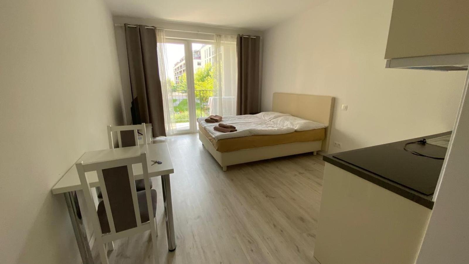 1 Room Apartment With Terrace, Slnecnice, 18B Bratislava Exterior photo